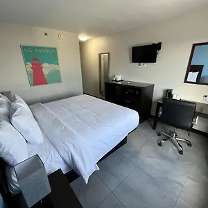 Travelodge By Wyndham Queens New York