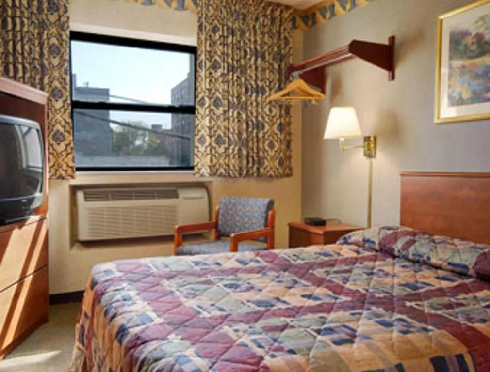 Super 8 By Wyndham Long Island City Lga Hotel New York